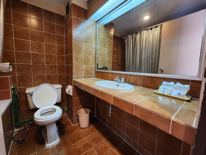 Bathroom 8