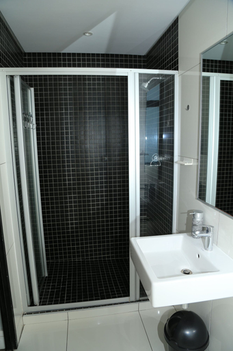 Bathroom 2, 77 On independence Avenue, Windhoek East
