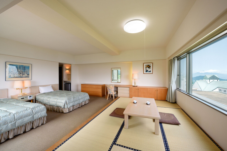 Bedroom 3, Aomori Winery Hotel, Ōwani