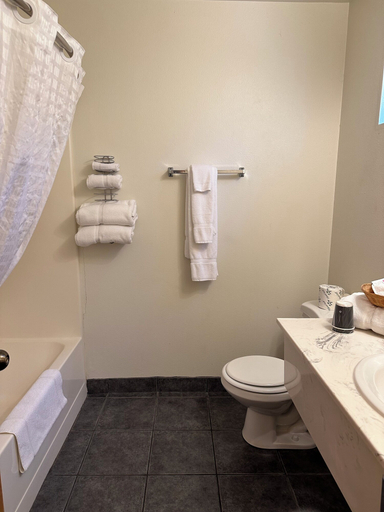 Bathroom 4, Edgewater Inn Shady Cove, Jackson