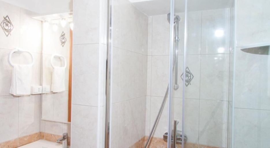 Bathroom 2, Mezzanine Apartments, Zagreb