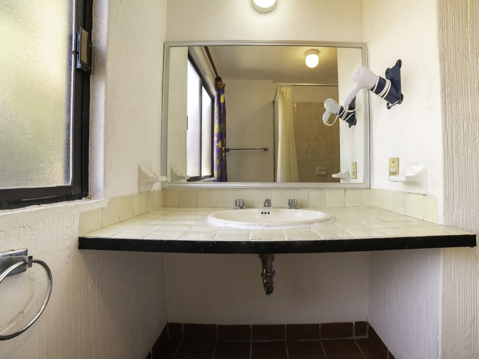 Bathroom 3, La Rinconada Santa Fe, Miacatlán