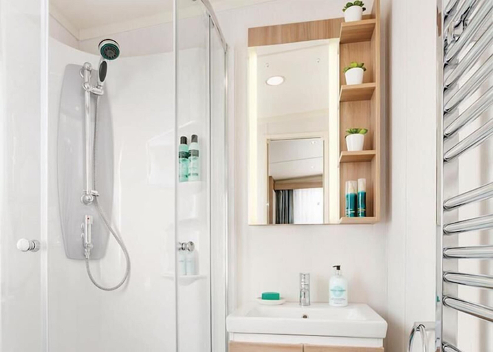 Bathroom 5, Herons Lake Retreat, Flintshire
