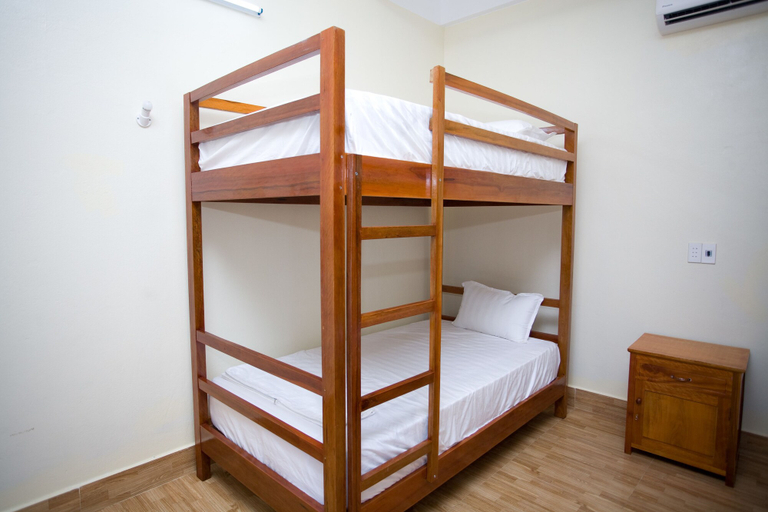Bedroom 2, Co Cuc Hotel - Hostel, Bố Trạch