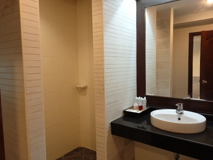 Bathroom 5, Sea Star House, Mueang Krabi