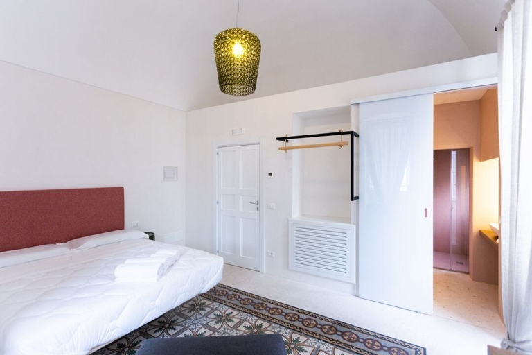 Bedroom 5, Viasarnelli72 b&b, Bari
