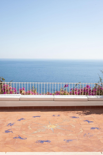 Others 3, Villa Le Tuie in Capri, Napoli