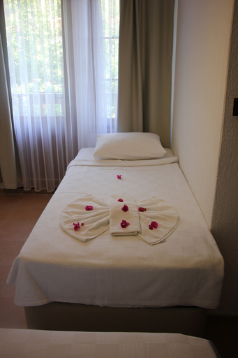 Bedroom 3, Santo Akyaka Home, Ula