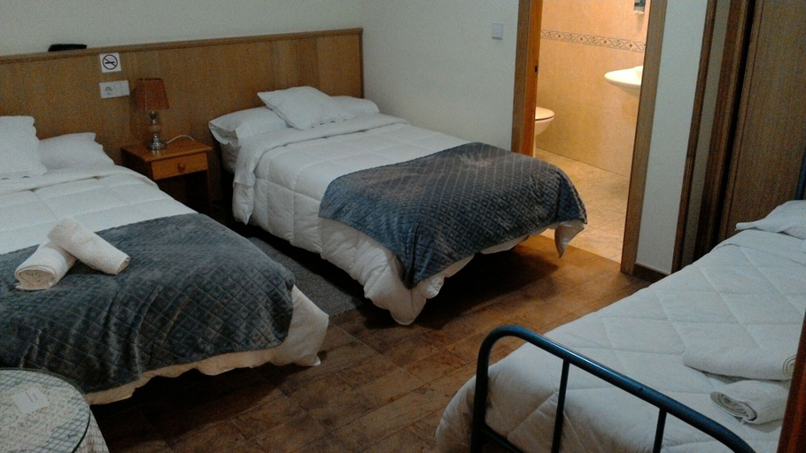Bedroom 2, Hostal Ponte Dos Santos, Lugo