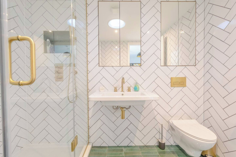 Bathroom 2, Beautiful & Modern 3BD House- Kennington!, London