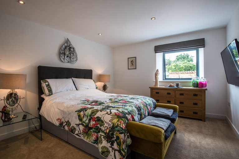 Bedroom 2, Glebe Farm Holiday Barns, Lincolnshire