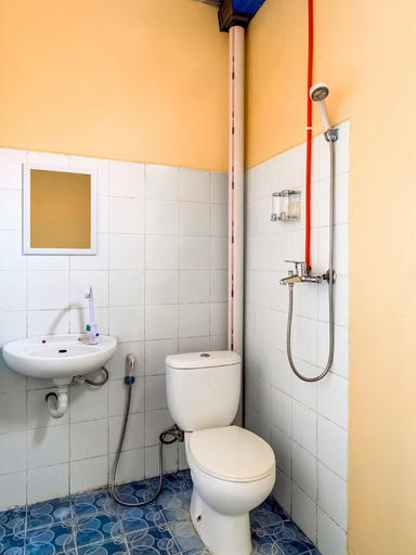 Bathroom 4, Hotel O Graha Hsc Syariah, Depok