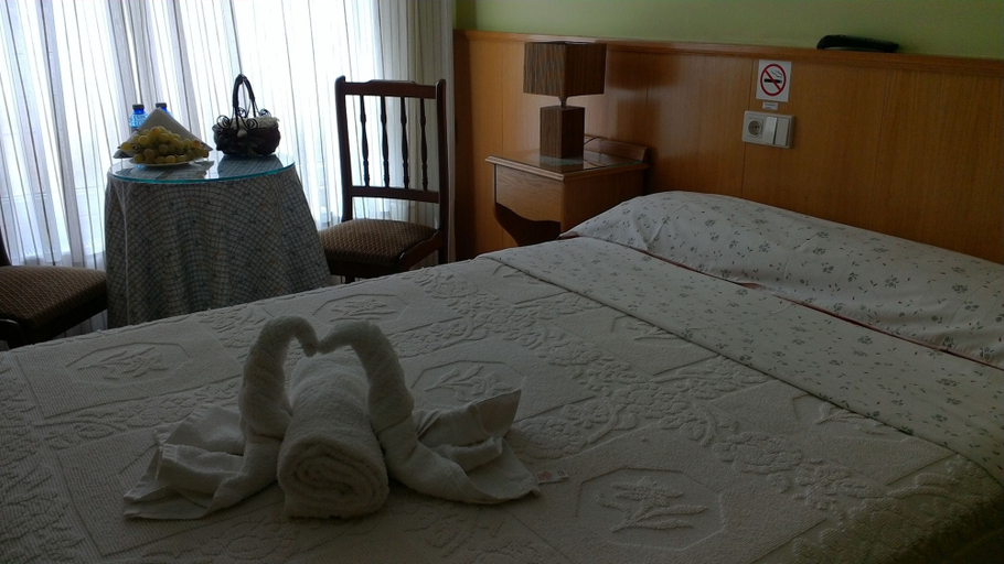 Bedroom 4, Hostal Ponte Dos Santos, Lugo