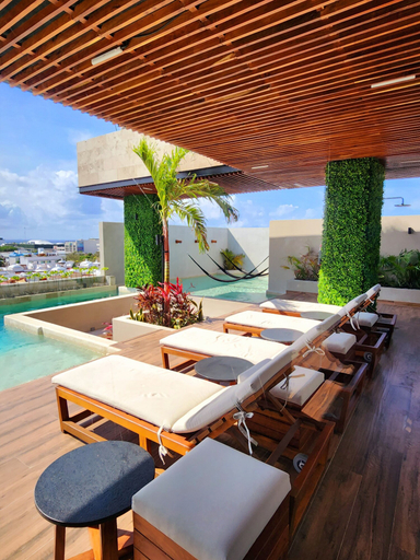 Public Area 5, Sofía by Bunik, Cozumel