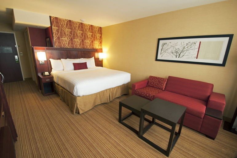 Bedroom 3, Courtyard by Marriott Chicago Arlington Heights / South, Cook