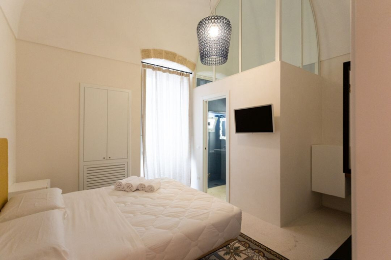 Bedroom 4, Viasarnelli72 b&b, Bari