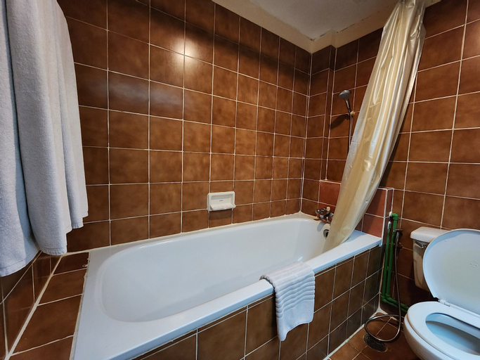 Bathroom 9
