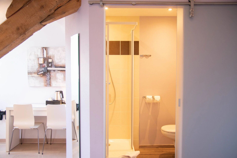 Bathroom 5, Hôtel Gallia, Savoie