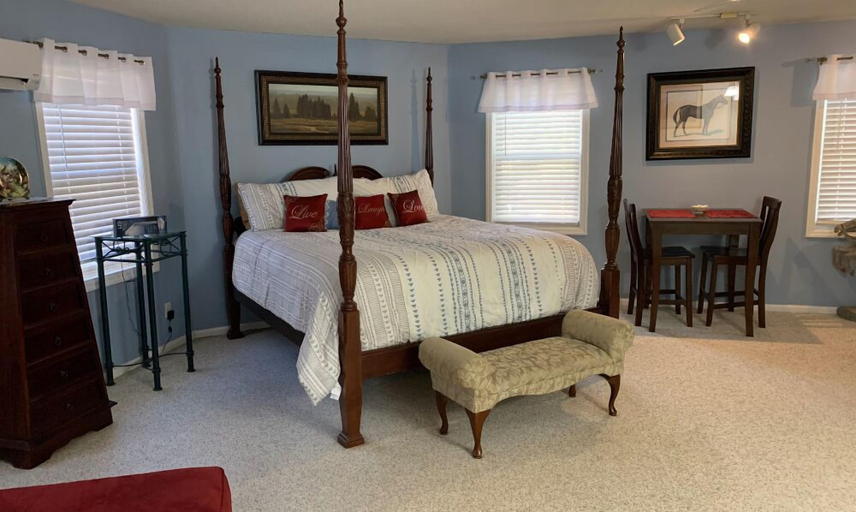 Bedroom 2, Mountain Harbour B&B and Hiker Hostel, Carter
