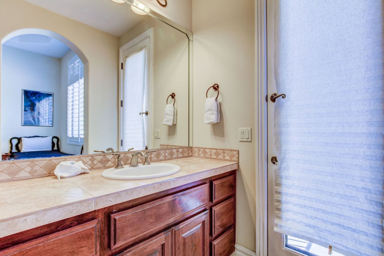 Bathroom 4, Hayden Manor, Maricopa