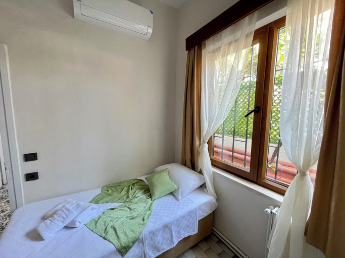 Room 2, Villa Ece Pension, Erdek