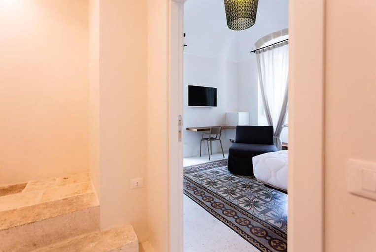 Bedroom 3, Viasarnelli72 b&b, Bari