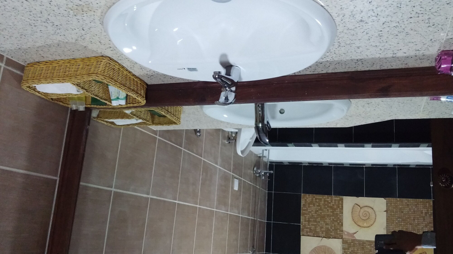 Bathroom 3, Bawga Theiddhi Hotel, Myingyan