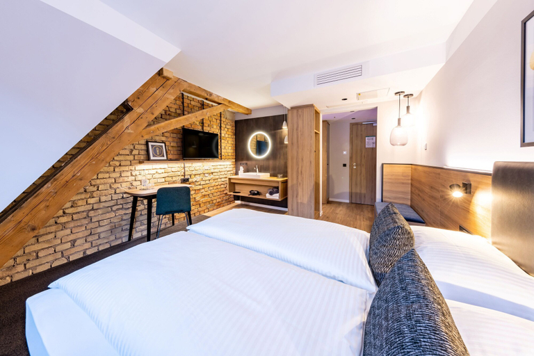 Bedroom 3, BOLLWERK Lifestyle Hotel - automatisiertes Hotel mit Self Check In, Oberallgäu