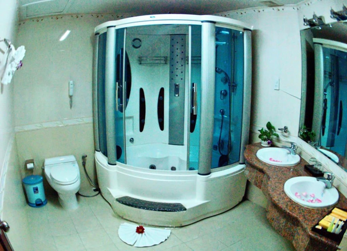 Bathroom 4, Ninh Kieu 2 Hotel, Ninh Kiều