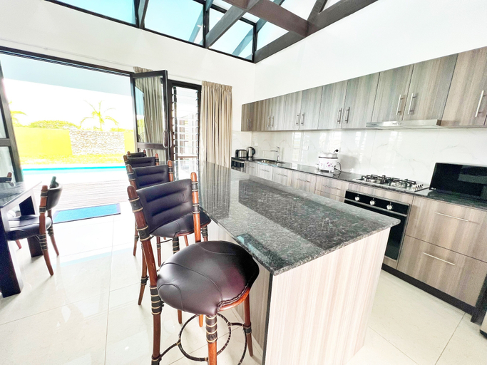 Others 4, Paradise Villas, Ba