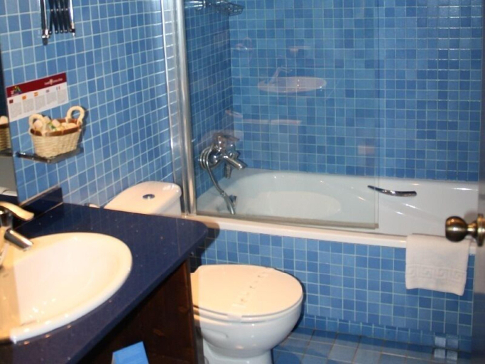 Bathroom 4, Casa Estampa, Lleida