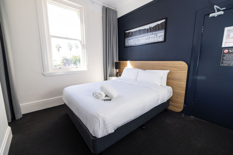 Bedroom 5, The Albion Hotel, Newcastle - Inner City