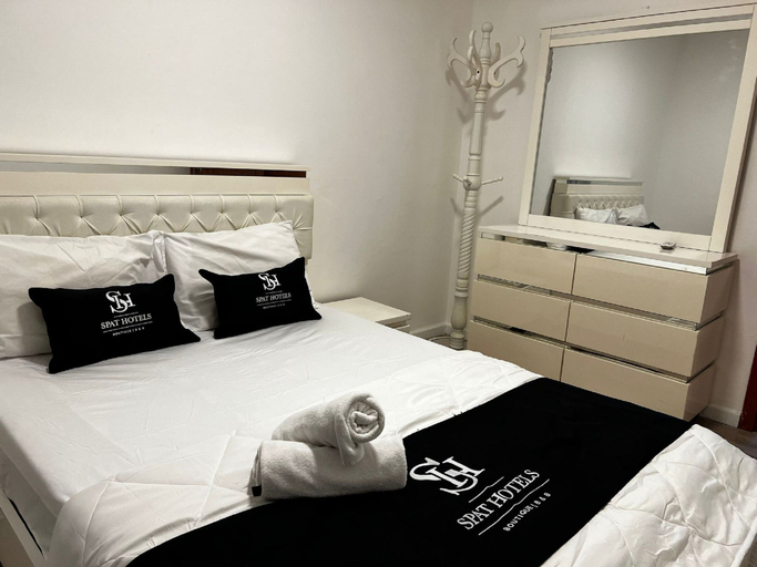 Bedroom 2, Spat Apartment