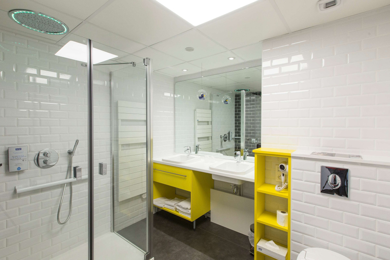 Bathroom 3, KYRIAD MONTCHANIN - Le Creusot, Saône-et-Loire