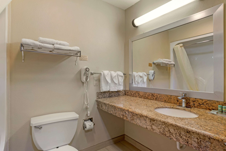 Bathroom 5, Best Western Ville Platte, Evangeline