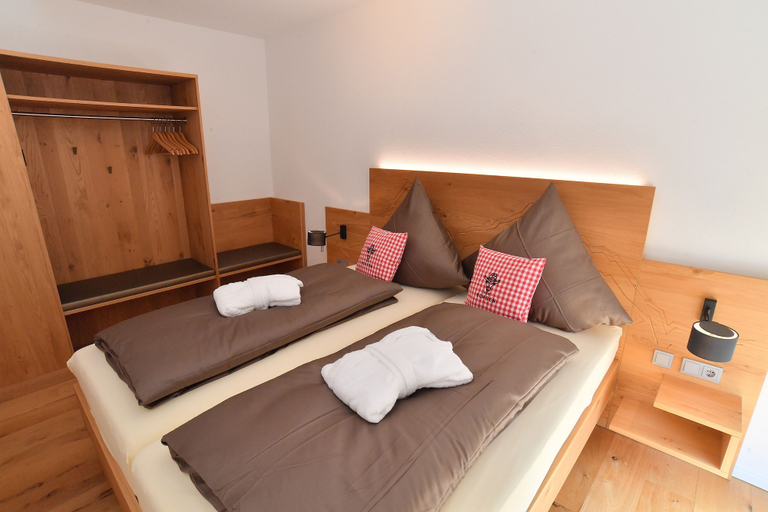 Bedroom 4, Der Ochsen, Ortenaukreis