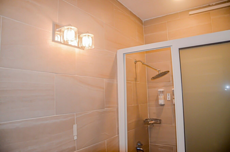 Bathroom 4, Beach Holidays at Marina Villa