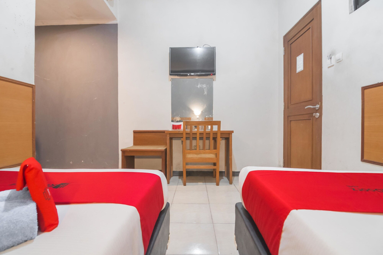Others 5, RedDoorz near Cihampelas Walk, Bandung