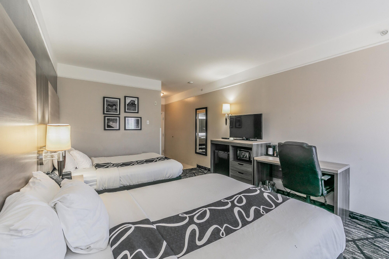 Bedroom 3, La Quinta Inn & Suites by Wyndham Granbury, Hood