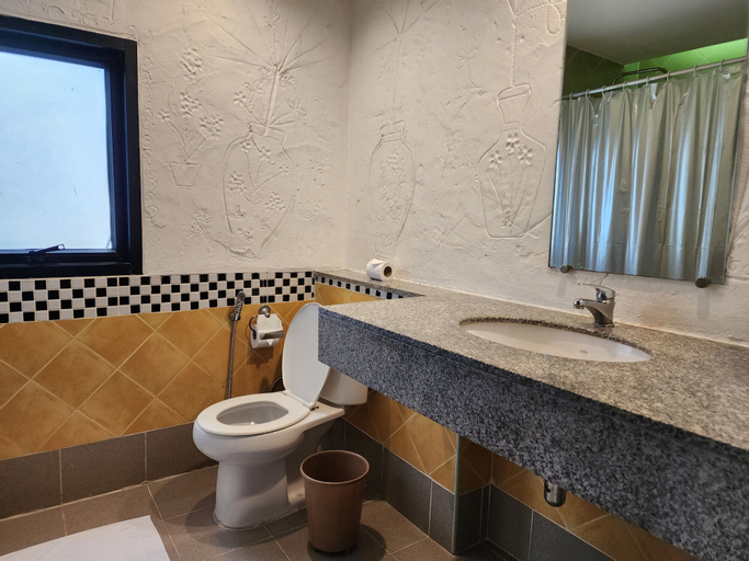 Bathroom 2