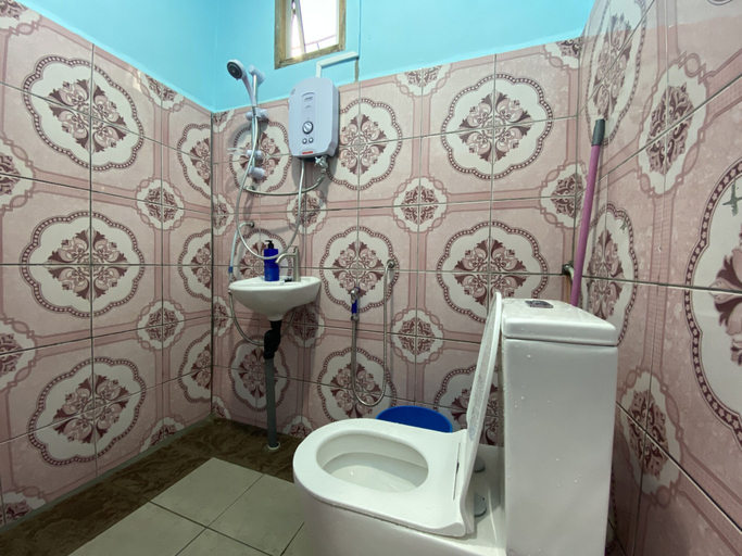 Bathroom 3, Kupi-Kupi & Stay, Ranau