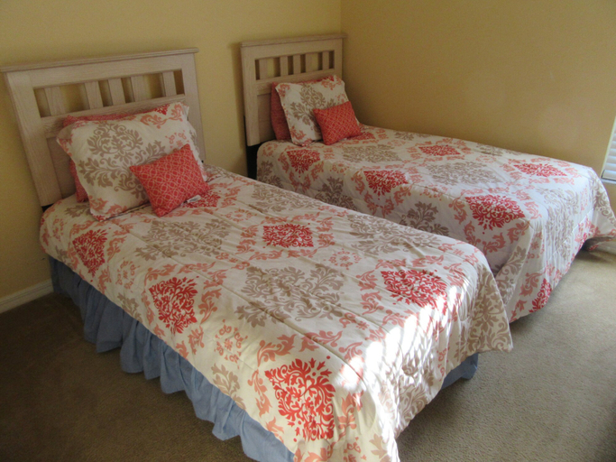 Bedroom 2, Gb16633, Lake