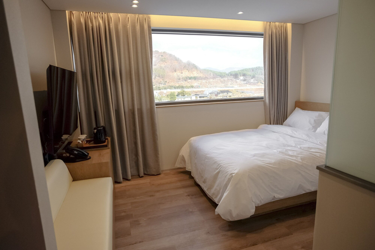 Bedroom 2, Eden Foret Hotel, Chungju