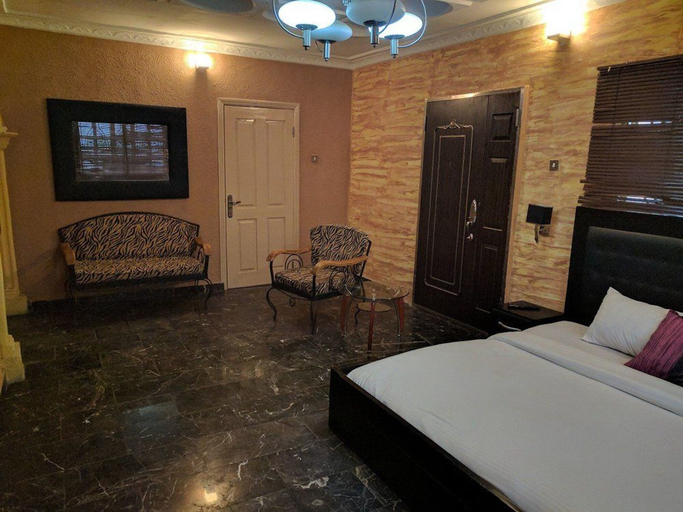 Bedroom 2, Porschester Hotel and Suite, Kosofe