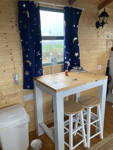 Others 5, Captivating 1-bed Cabin in Middlesbrough, North Yorkshire