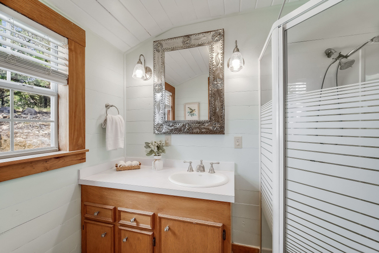 Bathroom 4, Lake Travis Waterfront Retreat, Travis