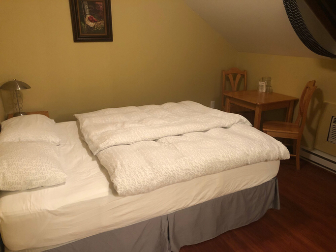 Bedroom 3, Crowsnest Vineyards Guesthouse, Okanagan-Similkameen