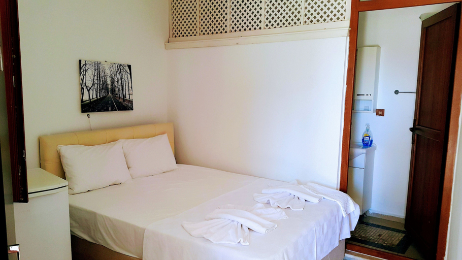 Bedroom 2, Santo Akyaka Home, Ula