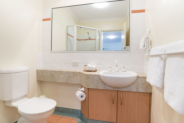 Bathroom 3, Mid City Luxury Suites, Cairns