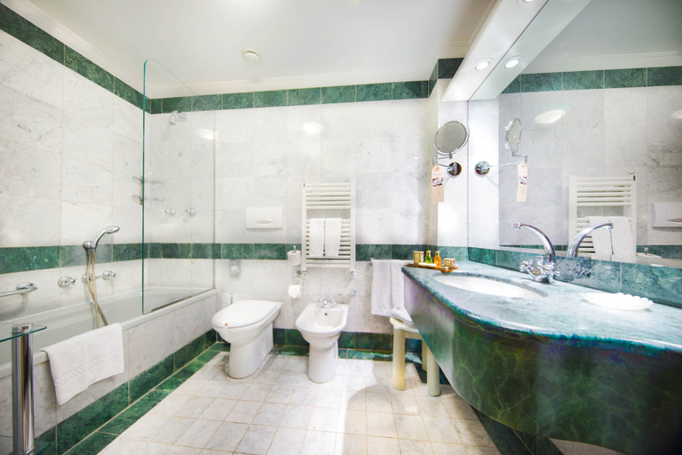 Bathroom 5, Colombina Hotel, Venezia